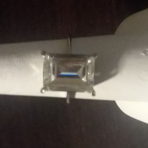 Large clear stone - Emerald cut - Size 8